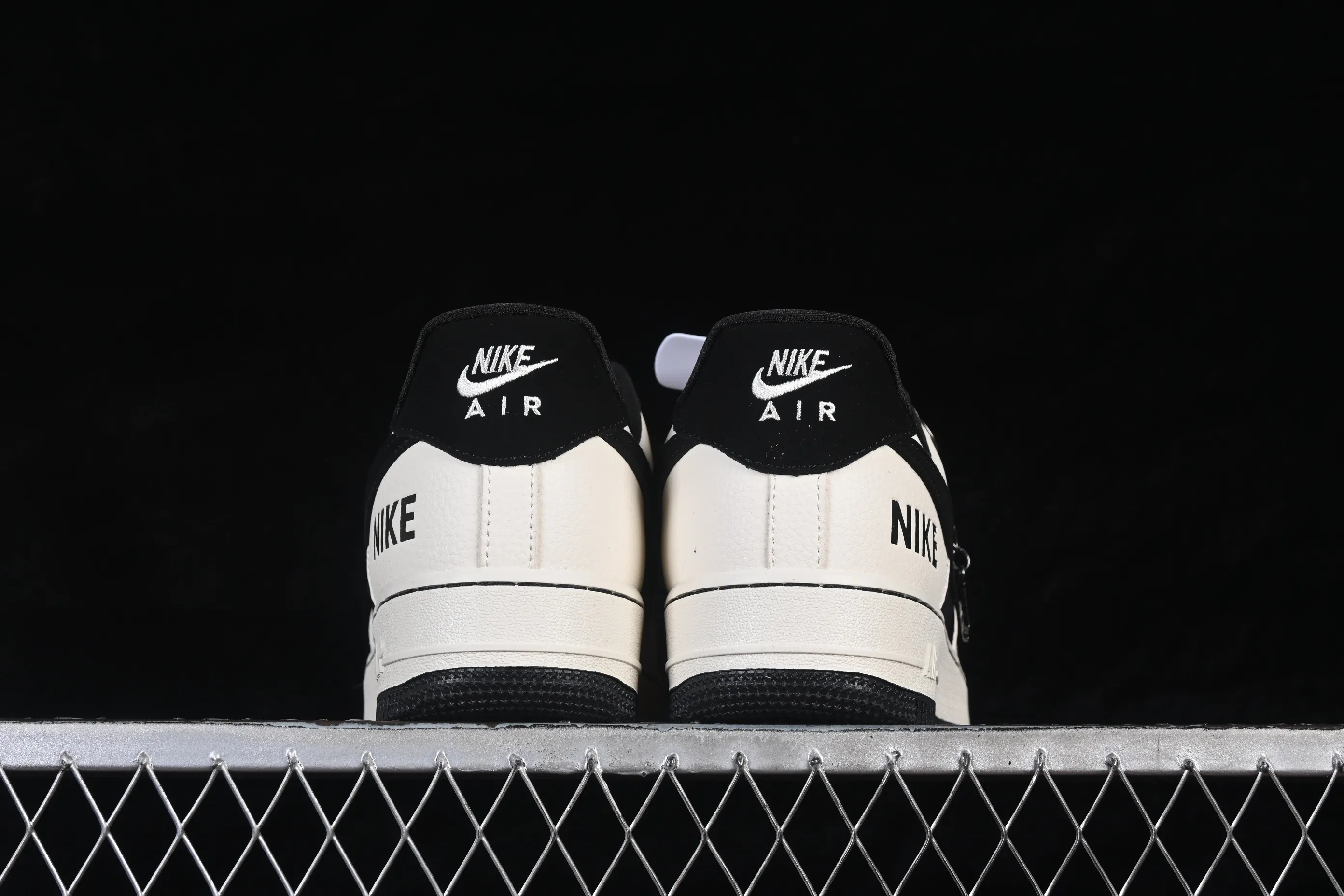 All categories Nk Air Force 1 Air Force series Nk Air Force 1 Low Air Force low-top Nike Air Force 1'07 Low black and white contrast Air Force 1 low-top casual sneakers BK1916-005